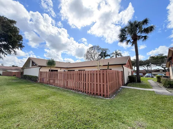 1040 Summit Place Circle #B, West Palm Beach, FL 33415