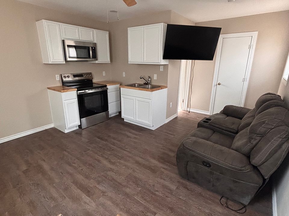 1st image of 1018 Poplar St #1
