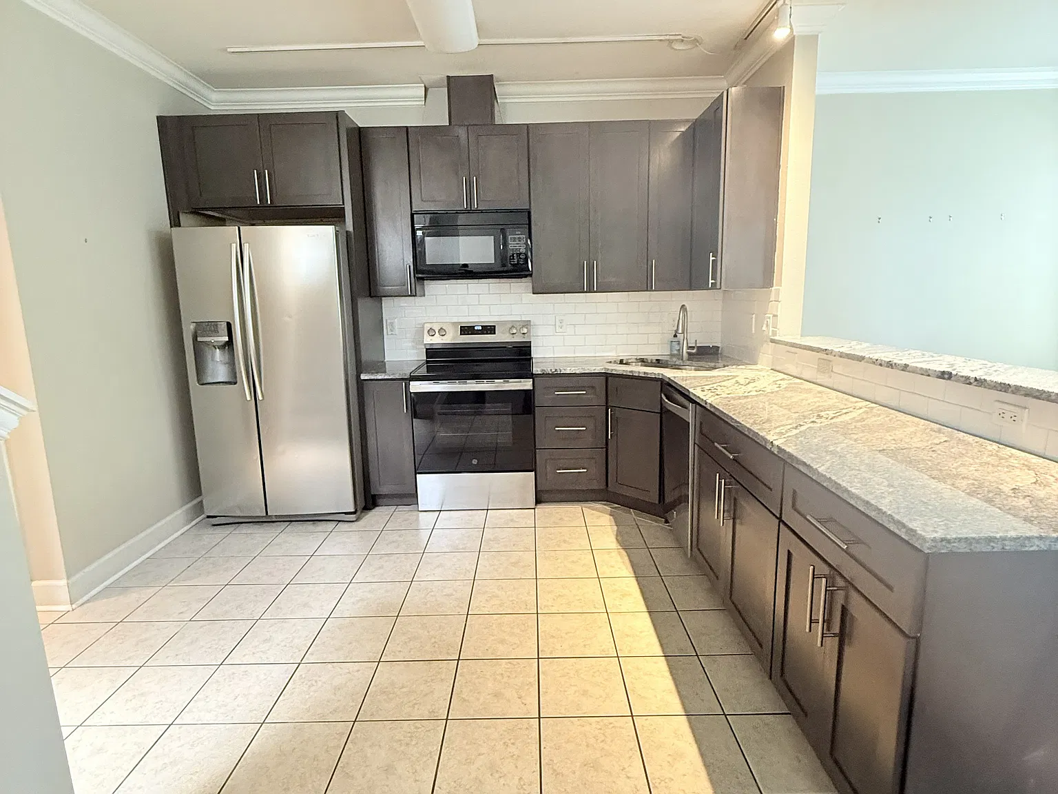 3 bed, 1618 sqft, $2,300 — Photo 4