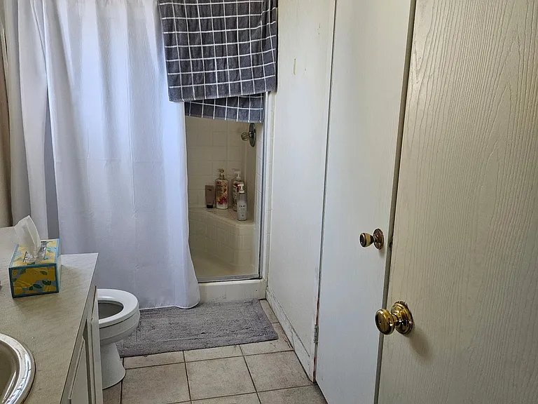 788 Poindexter Ave — Photo 16