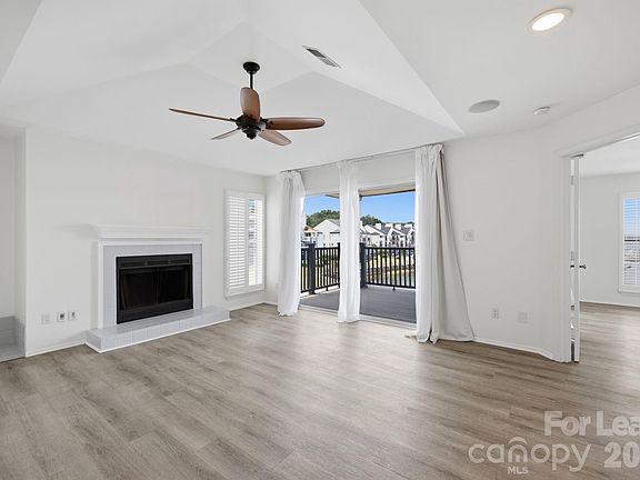 2nd image of 18883 Vineyard Point Ln