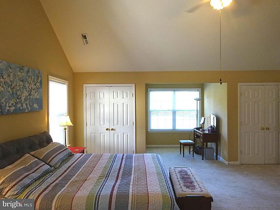 5th image of 25 Poplar View Dr