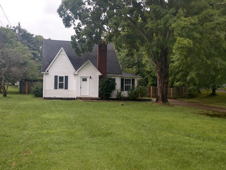 1st image of 400 Martha Ln