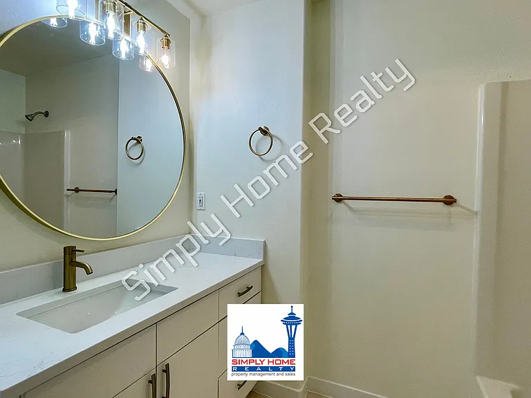 3 bed, 2.0 bath, 1234 sqft, $2,650 — Photo 10