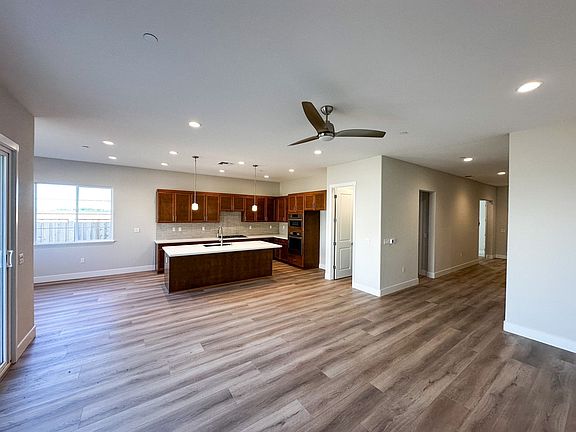 Homesite 640 - Kitchen Living