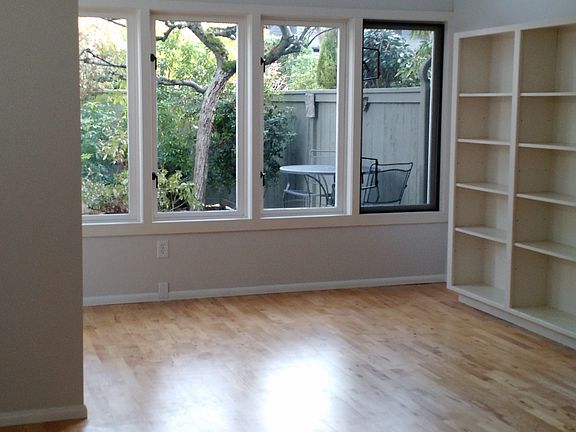 living room toward front patio