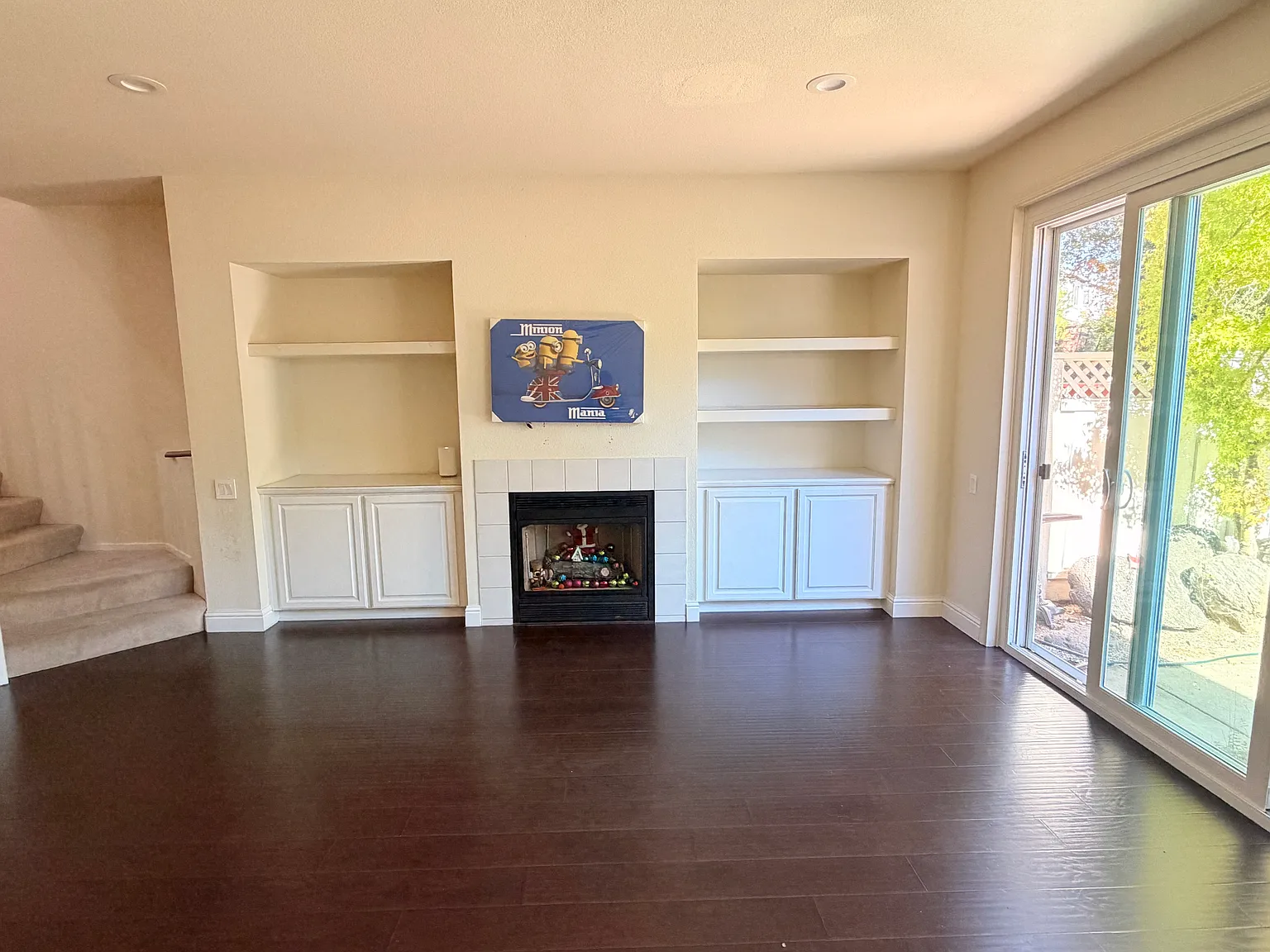 2 bed, 2.5 bath, 1213 sqft, $3,600 — Photo 2