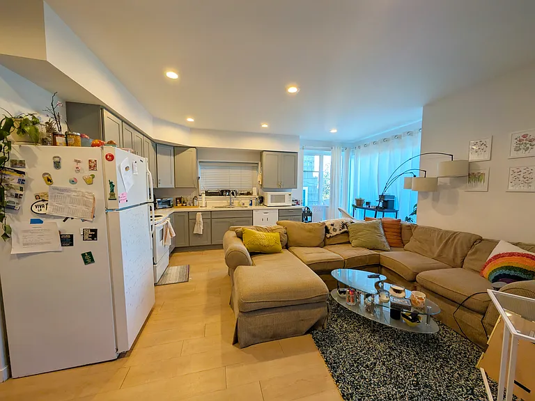 5043 21st Ave NE #B — Photo 8