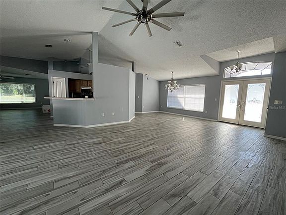 4th image of 2463 Stephanie Dr