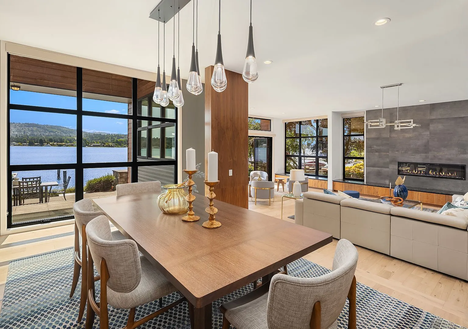 5Bd/4Ba Mercer Island Home — Photo 3