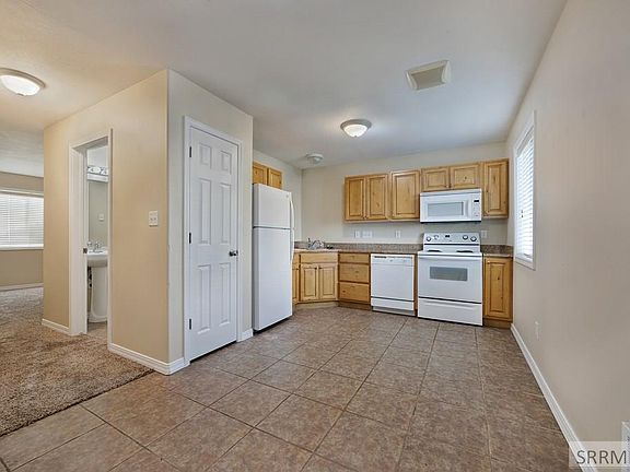 3rd image of 416 Energy Dr APT 4