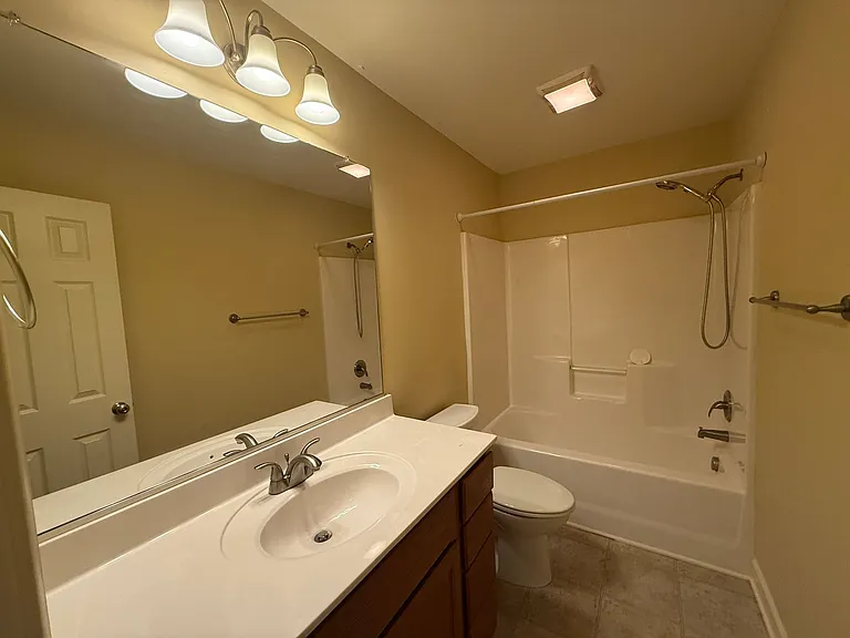 607 Westpark Ct — Photo 12