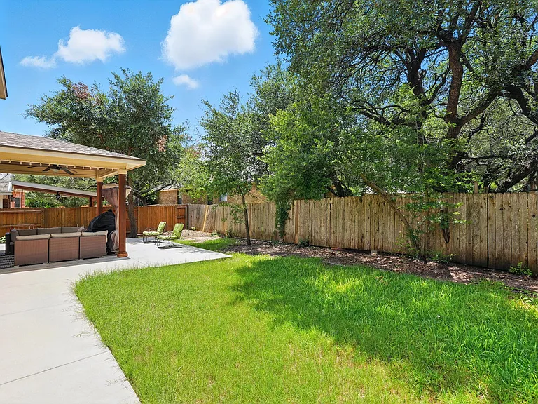 1802 Misty Ridge Dr — Photo 36