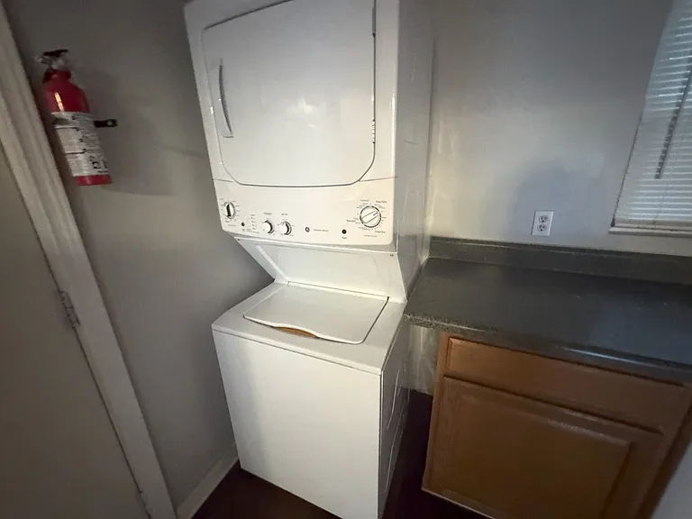 2125 Oceola St — Photo 9