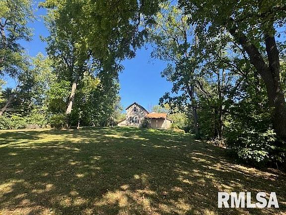 2nd image of 320 30th Ave N