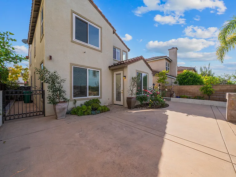 6340 Oleander Way — Photo 35