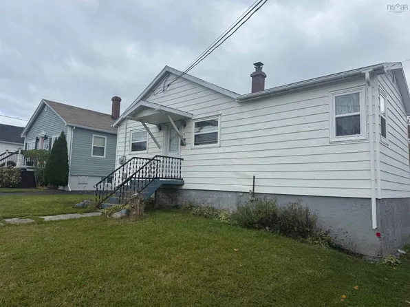 17 Young Ave, North Sydney, NS B2A 1Y7