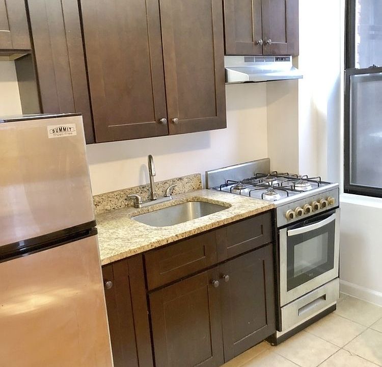 2nd image of 4706 46th St APT F4