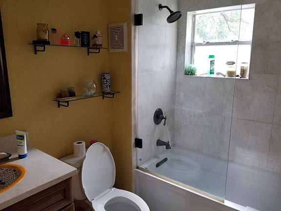 5th image of 611 Island Place Way