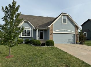 3131 SW Tiara Ln, Lees Summit, MO 64082