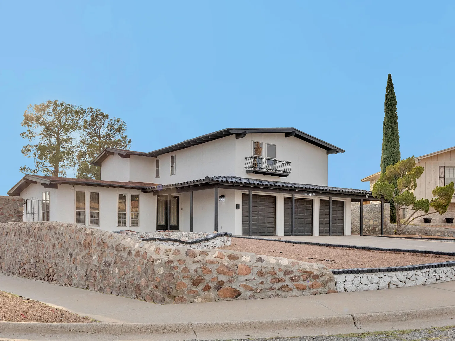 4 bed, 3.0 bath, 2280 sqft, $2,475 — Photo 4