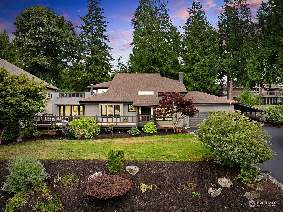 1st image of 412 211th Avenue NE