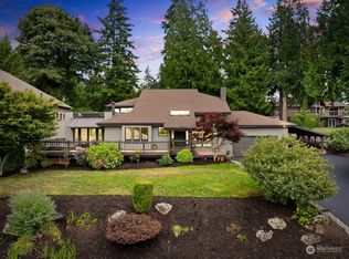 412 211th Ave NE, Sammamish, WA