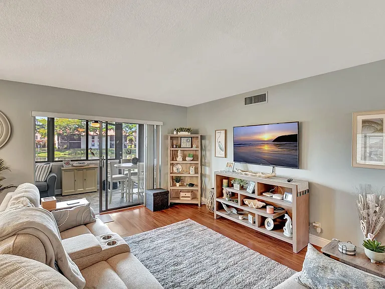10663 Ocean Palm Way #101 — Photo 6