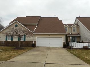 4870 Hawthorn Ln #31, Westlake, OH 44145