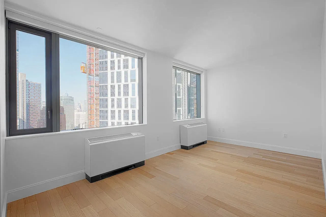 10 City Point — Photo 2