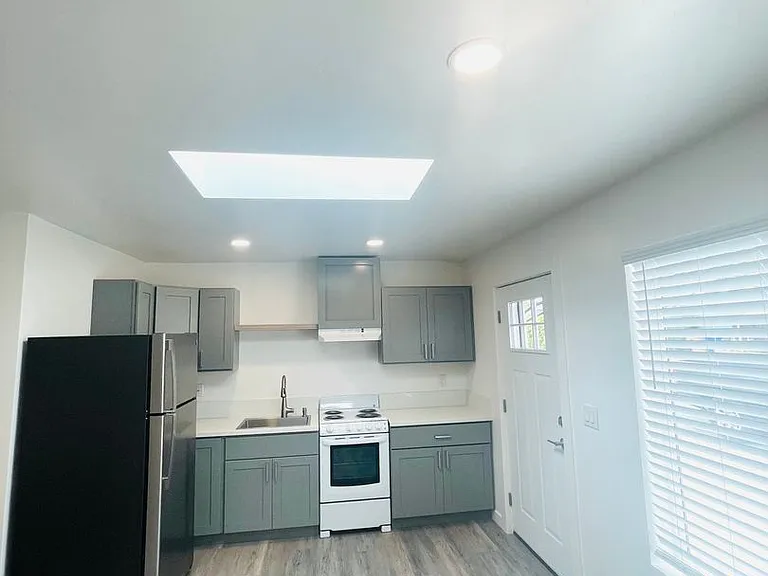 2938-2948 Lexington Dr — Photo 11