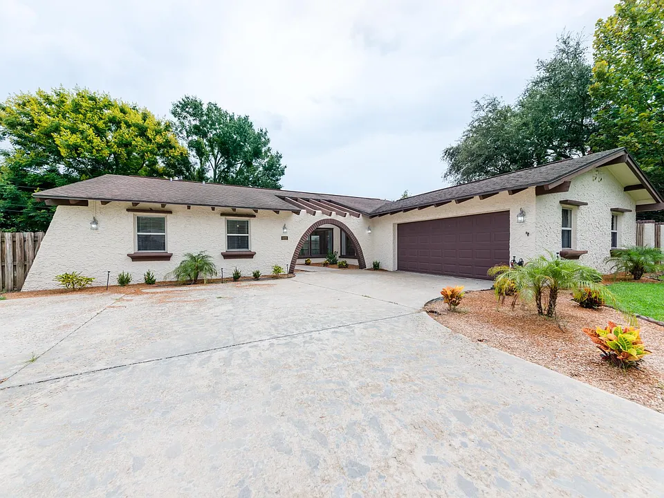3222 Nottingham Ln