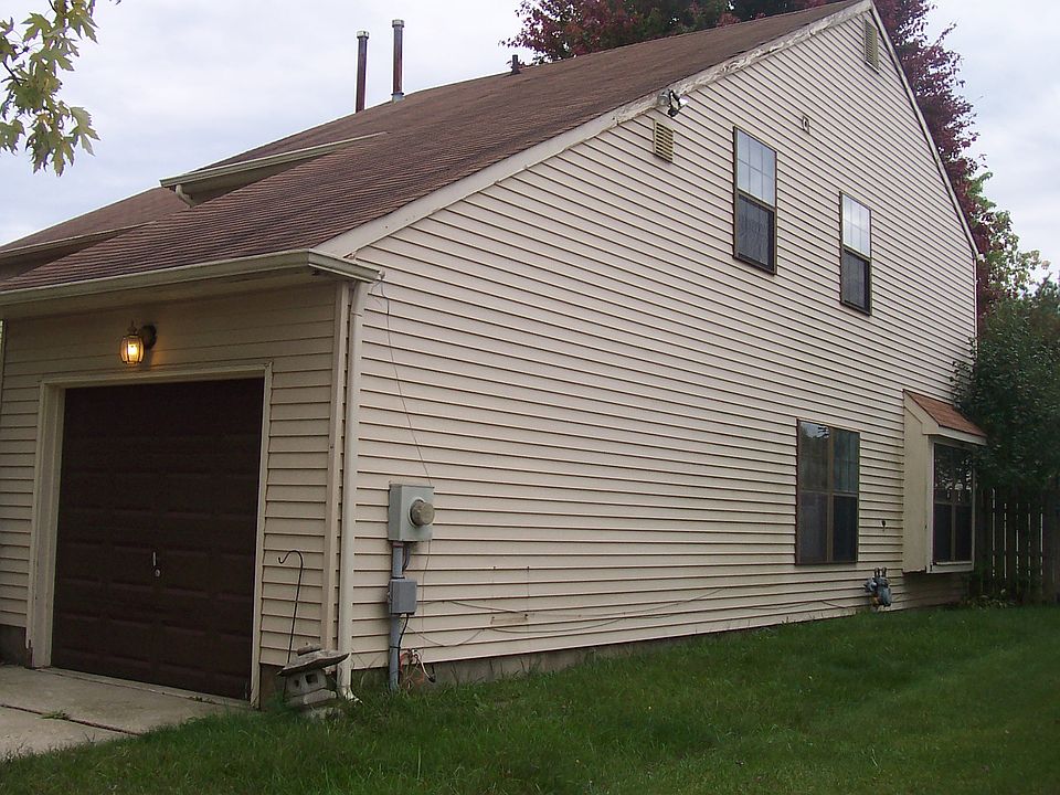 2nd image of 68 Hampton Gate Dr