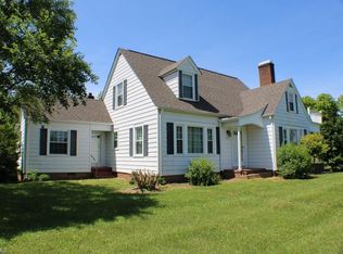 2289 W Pine St, Mount Airy, NC 27030