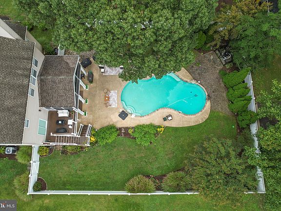 3rd image of 129 Boyd Dr