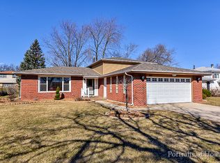 562 Willow Rd, Matteson, IL 60443