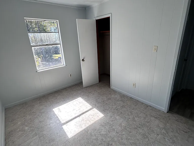 303 Kentucky Ave — Photo 6