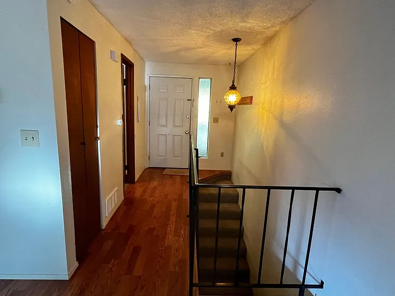 1110 Shorewood Drive — Photo 5