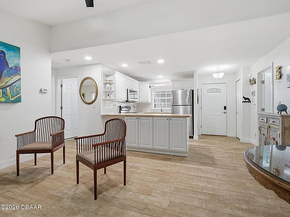 5th image of 1004 W 7th St