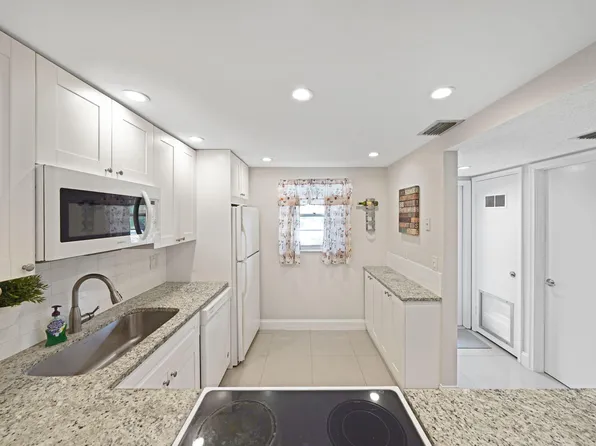 100 Berkley Rd APT 109, Hollywood, FL 33024