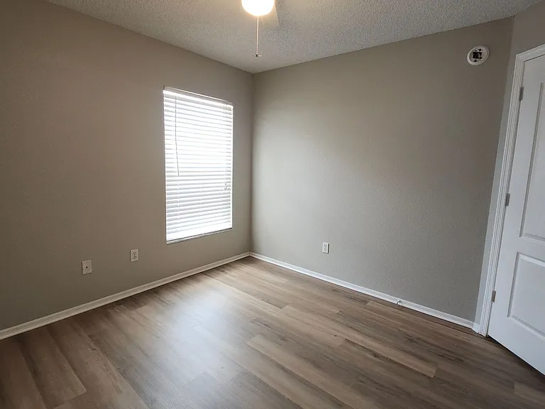12507 Midpointe Dr — Photo 19