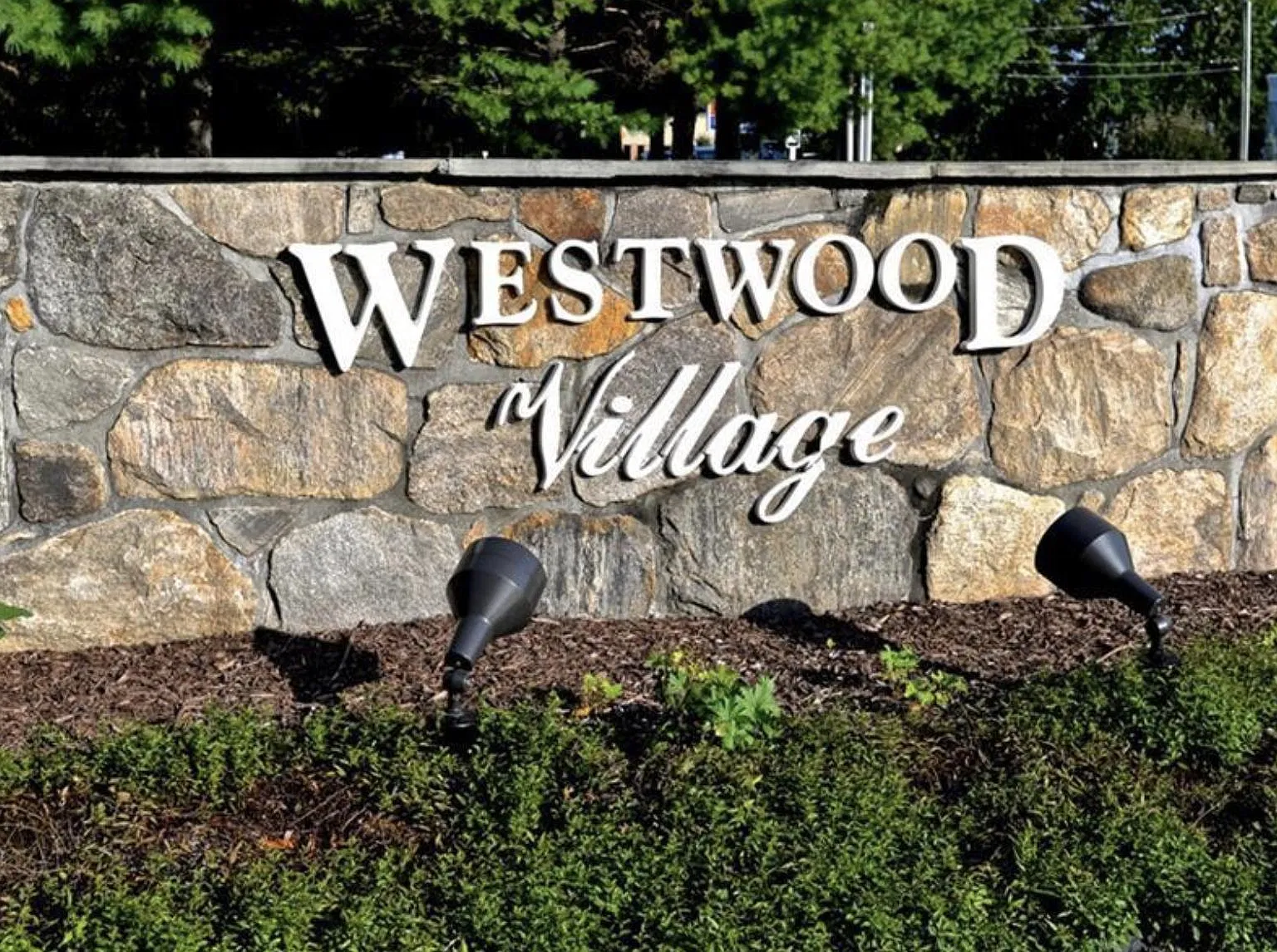 2 bed, 1050 sqft, $2,400 — Photo 1