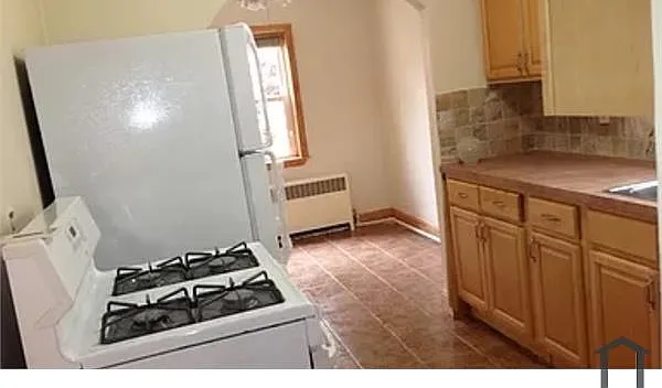 2 bed, $3,050 — Photo 2