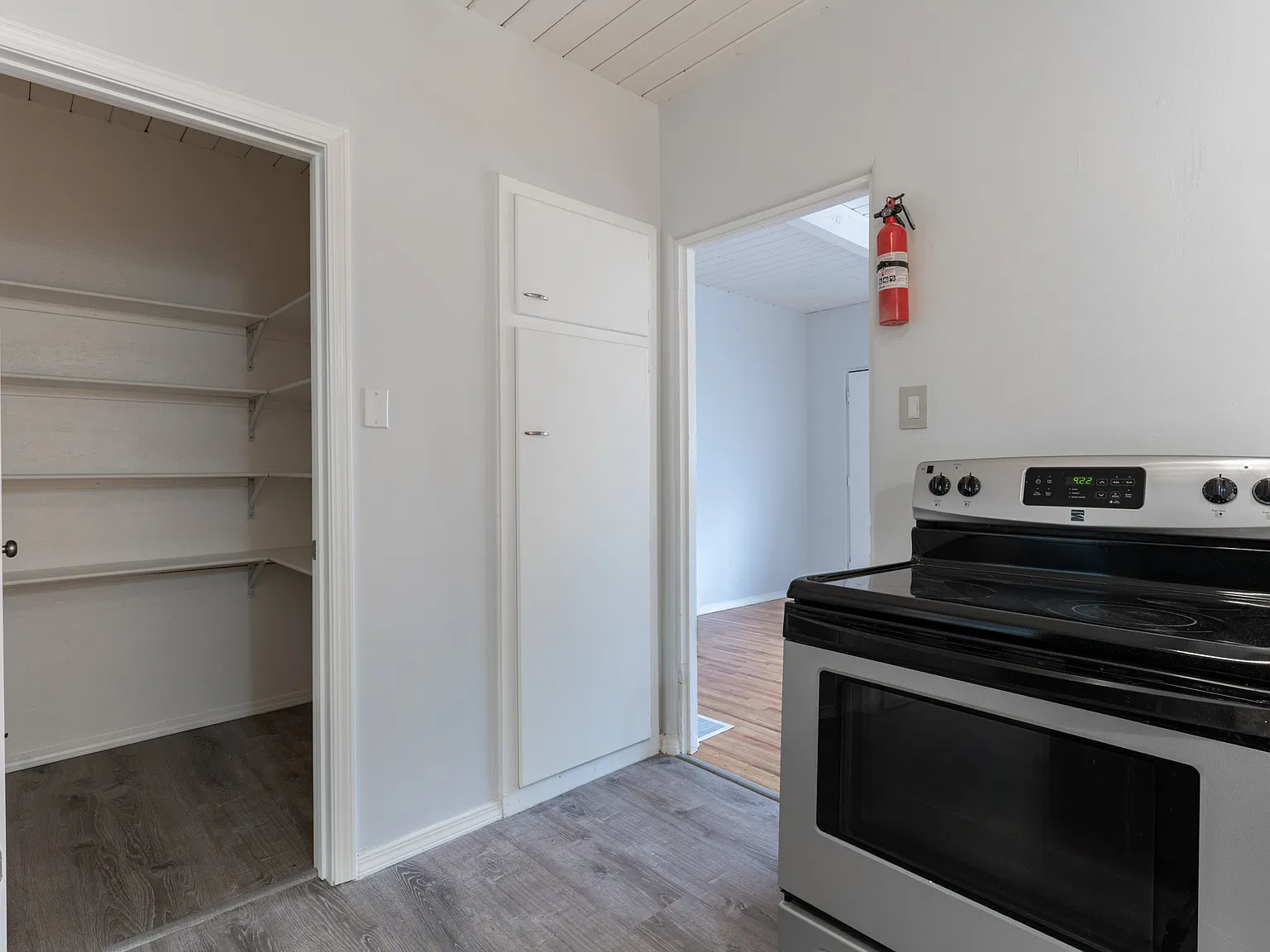 Beautifully Updated UNM 1 Bedroom Apartments — Photo 1
