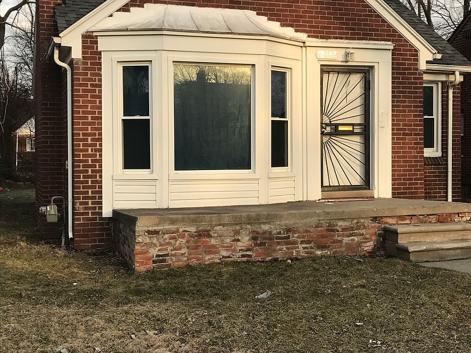 2nd image of 18448 Sussex St