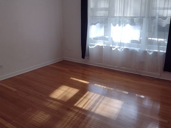 4th image of 5335 N California Ave #203/2D