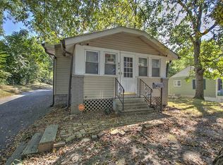 636 S Sycamore St, Decatur, IL 62522