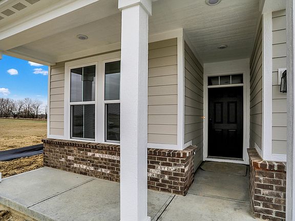 4th image of 18425 Depoe Ln