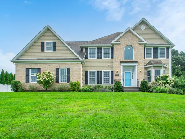 444 Concord Drive, Watertown, CT 06795