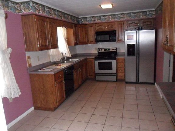 3rd image of 38 1st St